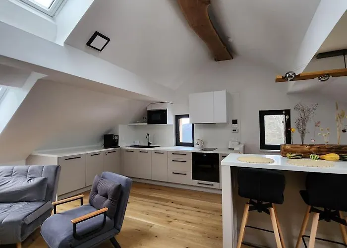 Krasny Apartman Refrino